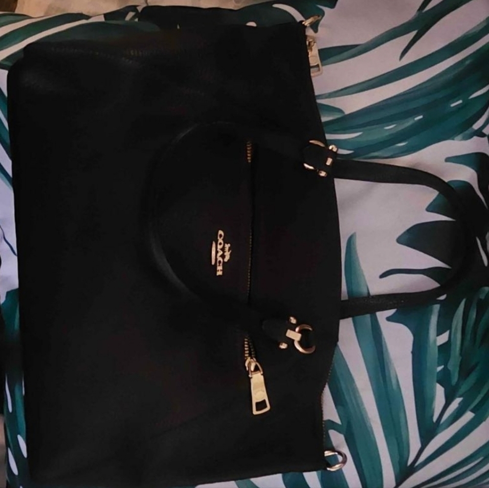 COACH BLACK HANDBAG